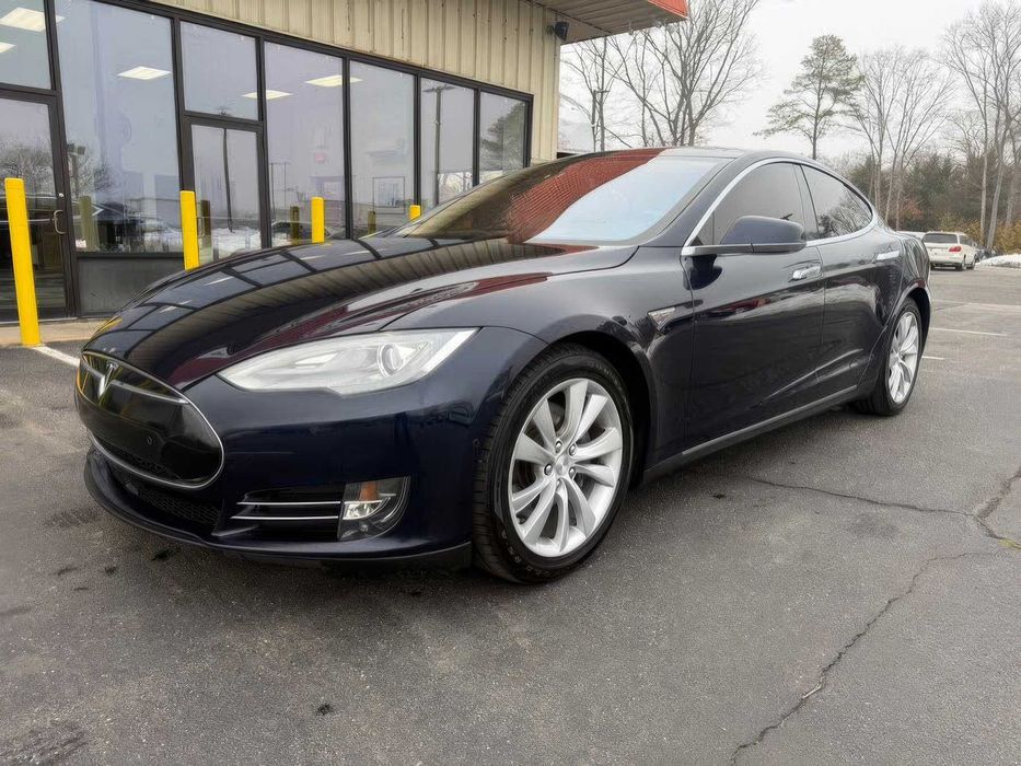 Tesla Model S      2018