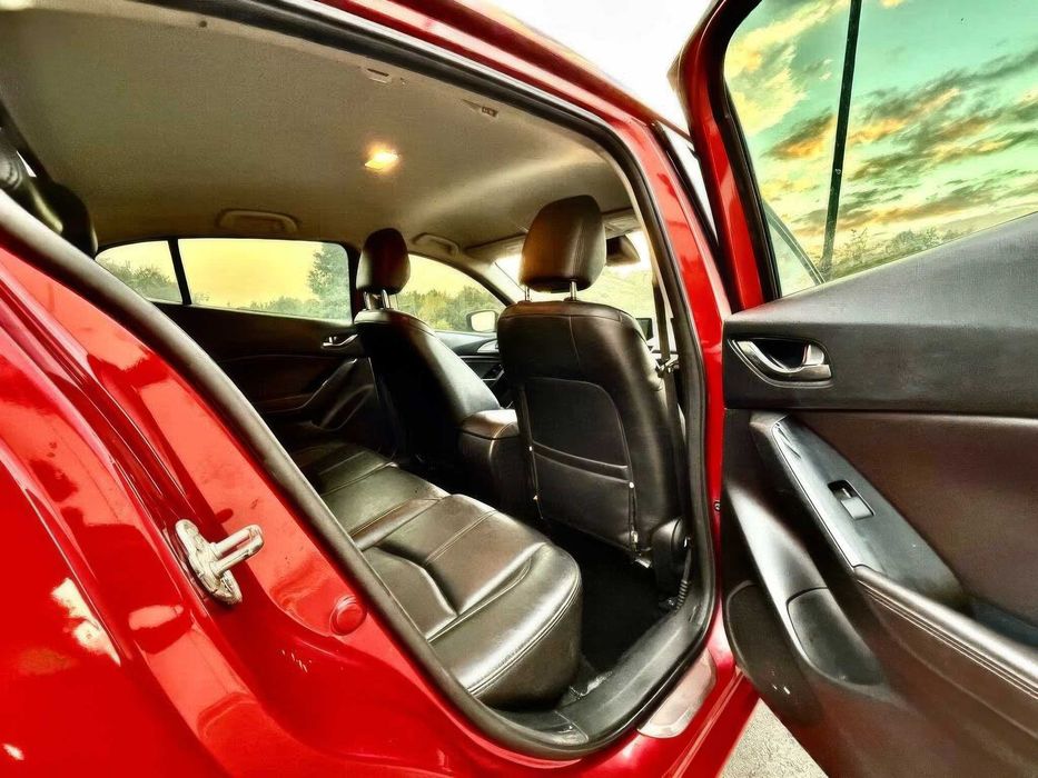 Mazda 3 Touring      2018