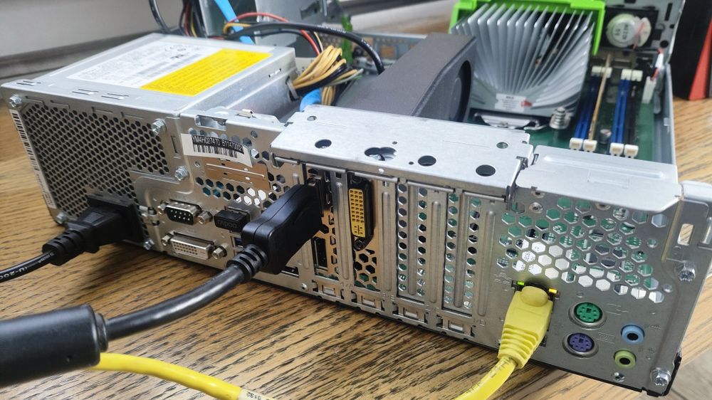 Fujitsu Esprimo D956/E85+