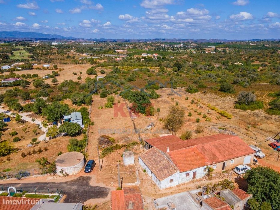 Mixed land with dwelling for reconstruction, approved project included