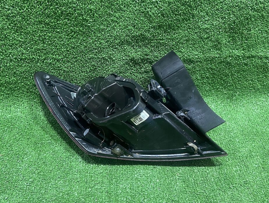 audi a4 b9 kombi lampa lewa tył hit