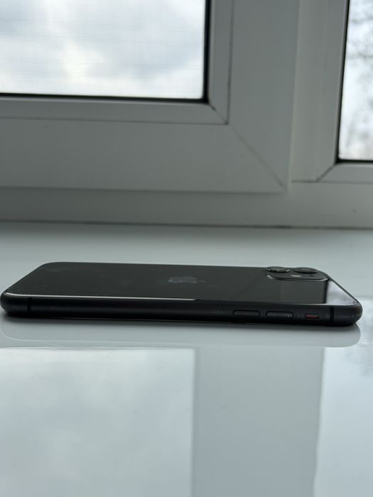 Продам iPhone 11