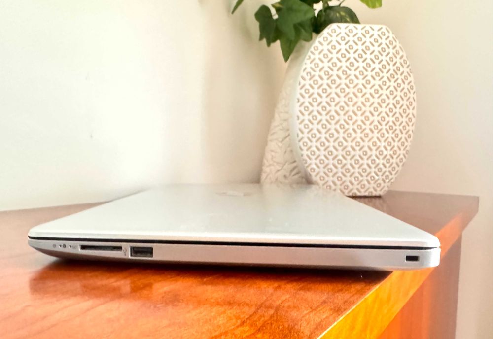 HP 15-da0052np 15.6"/i5-8250 Quad Core/16Gb Ram/Ssd 256Gb/GeForce 2Gb