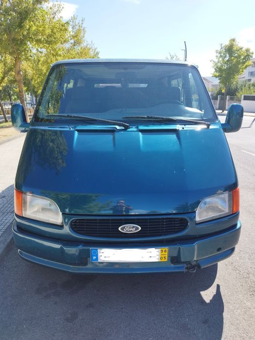 Ford Transit 7 lugares impecável