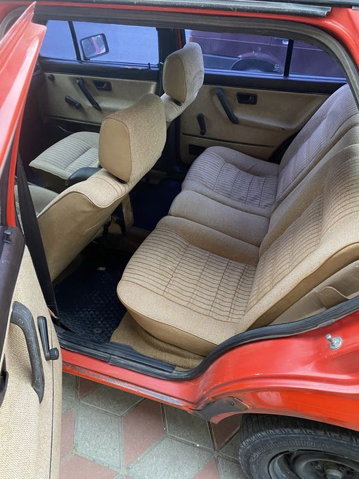 Продам надійне авто в Фольцваген гольф 2 на автоматі