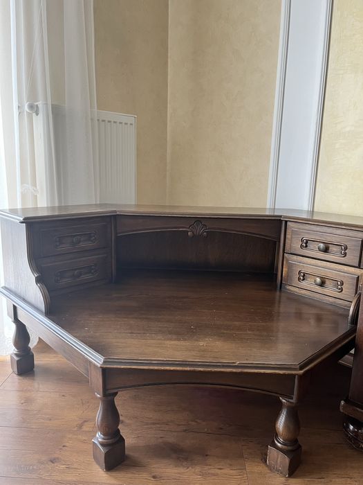 Куток з натурального дерева