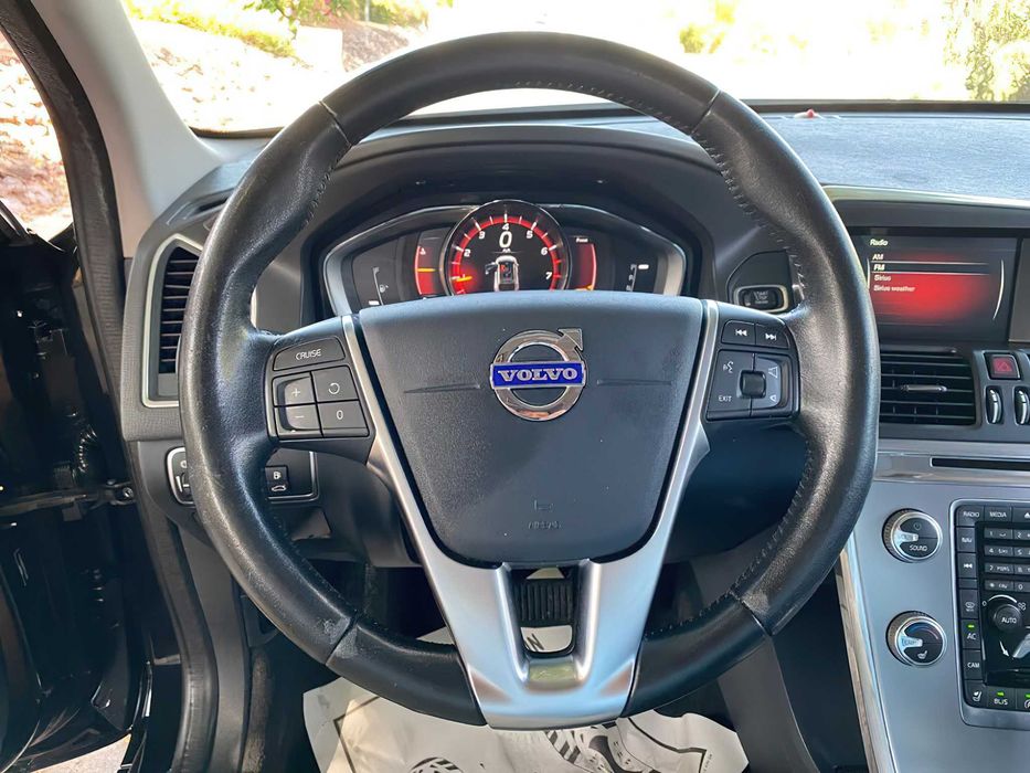 Volvo XC60      2016