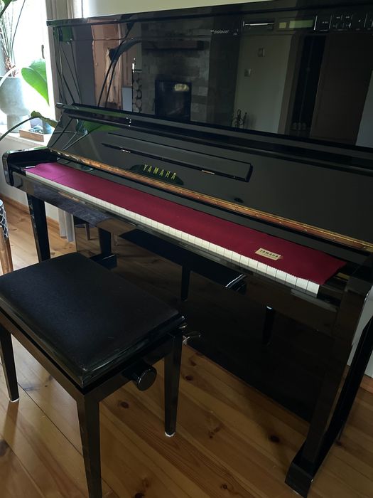 Pianino Yamaha MX100B Disklavier system.