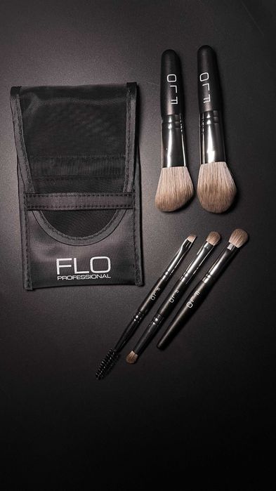 Дорожній набір з 5+1 кистей FLO