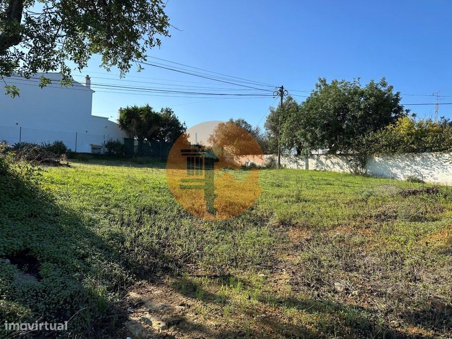 Terreno em espaço urbanizável com 960 m2, mediante autorização Cama...