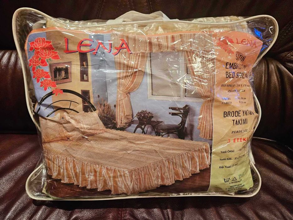 Покрывало на кровать с наволочками 210*170