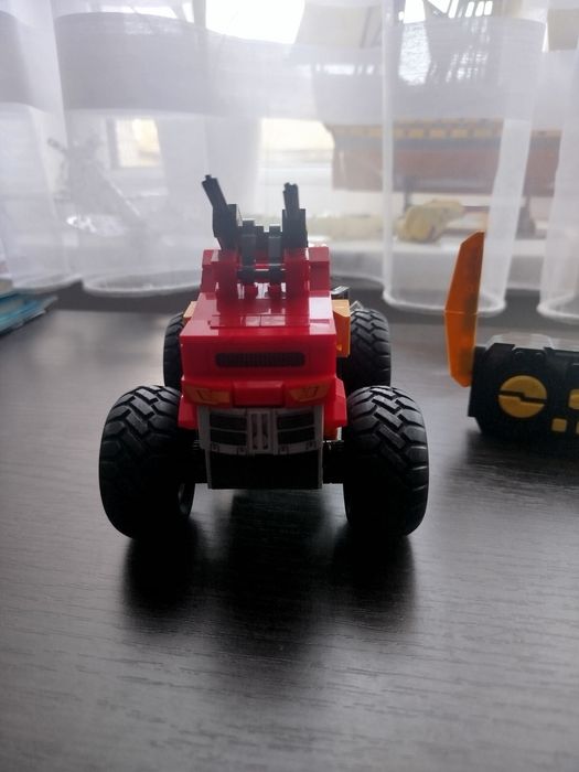 Lego машинка з пультом для керування