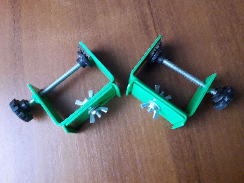 Ручні лещата ювеліра часів СРСР.  Металева струбцина.