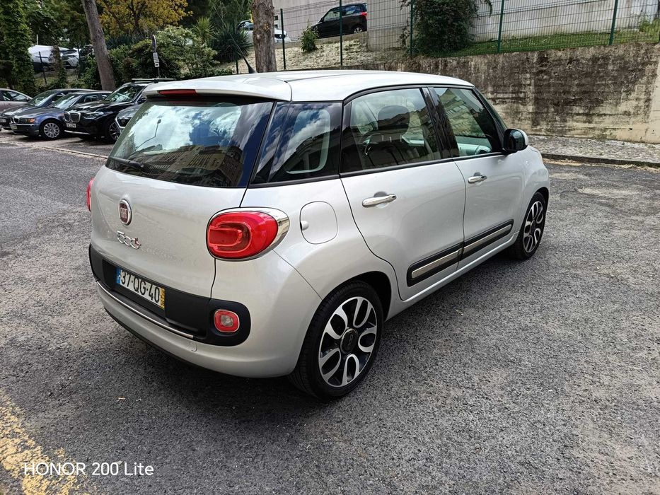 Viatura Fiat 500 L em ótimo estado. Sempre o mesmo proprietário.