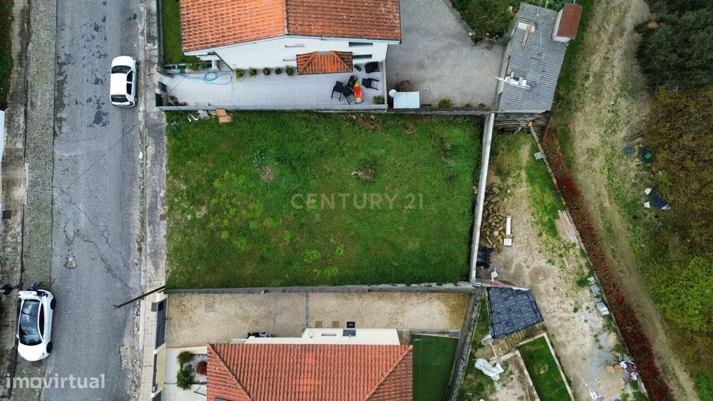 Terreno Urbano com 319 m2 em Fonte Arcada