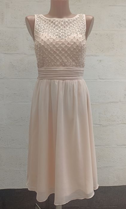 Весільні, випускні сукні