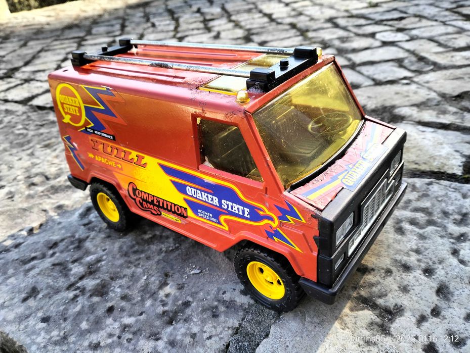 Miniatura antiga em Chapa e plastico Gozan