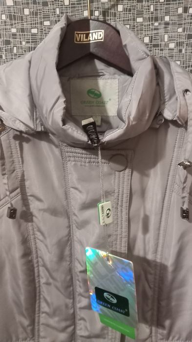 Женская ветровка.