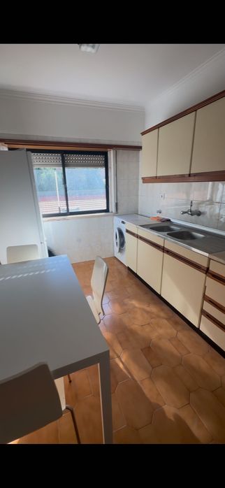 Aluga-se quarto Casal em Agualva-Cacém