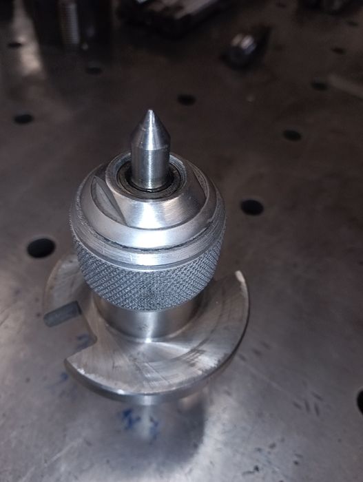 Kieł z kompensacją ISO 40