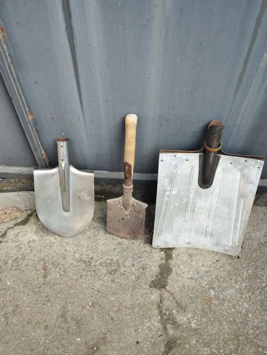 Продам лопати три штуки