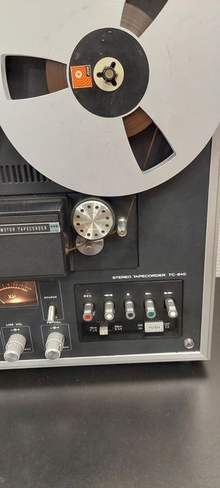 Продам катушечный магнитофон Sony tc 640