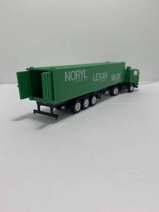Volvo F12 da Herpa escala 1/87