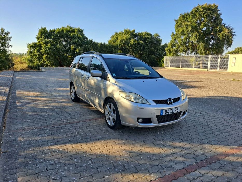 Mazda 5 2.0CD 7 lugares bem estimada