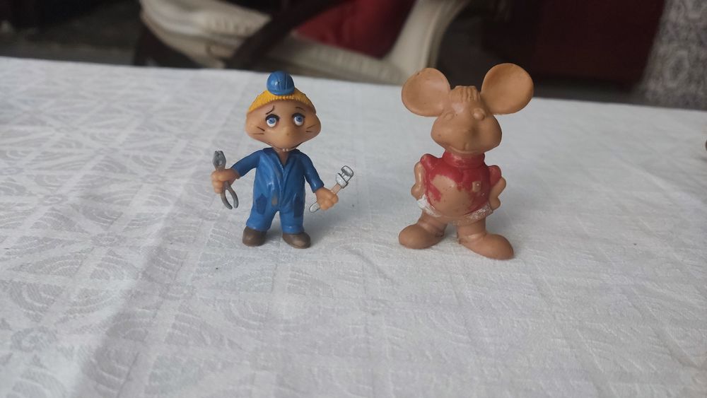 Bonecos em PVC  antigos