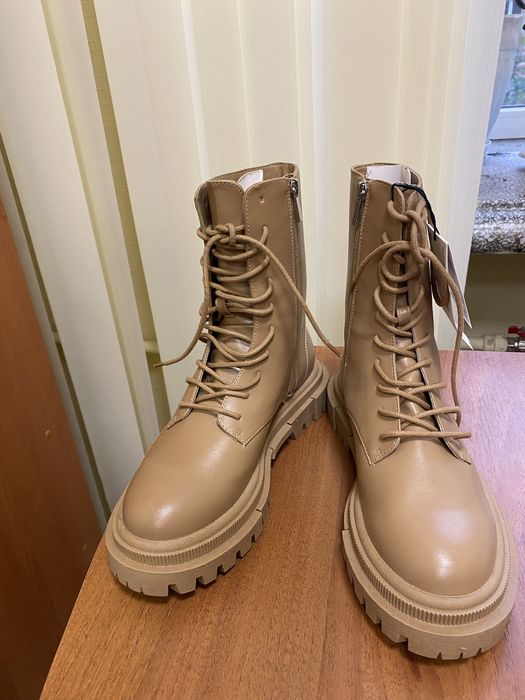 Черевики жіночі фірми Bershka