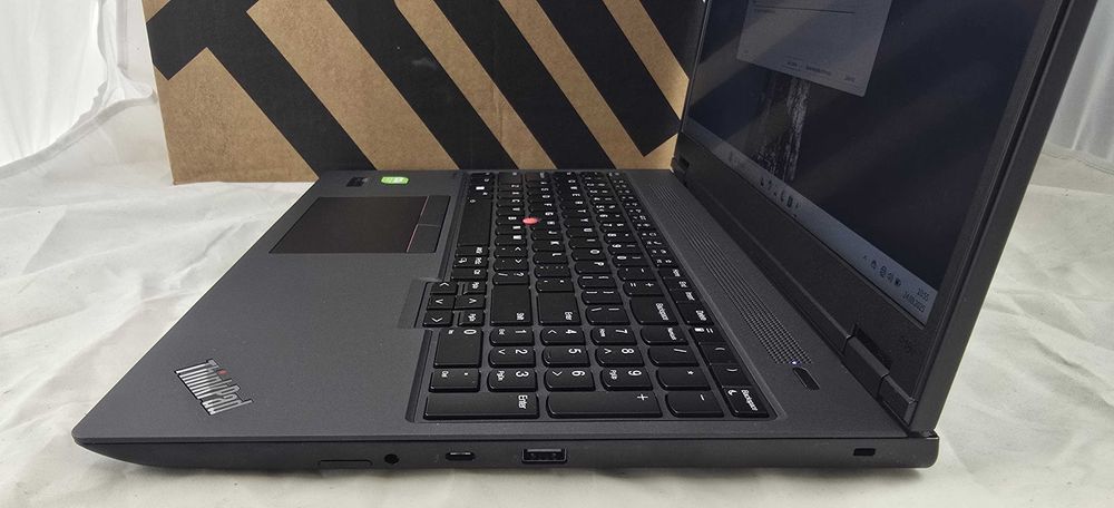 Laptop Lenovo ThinkPad P16V G2