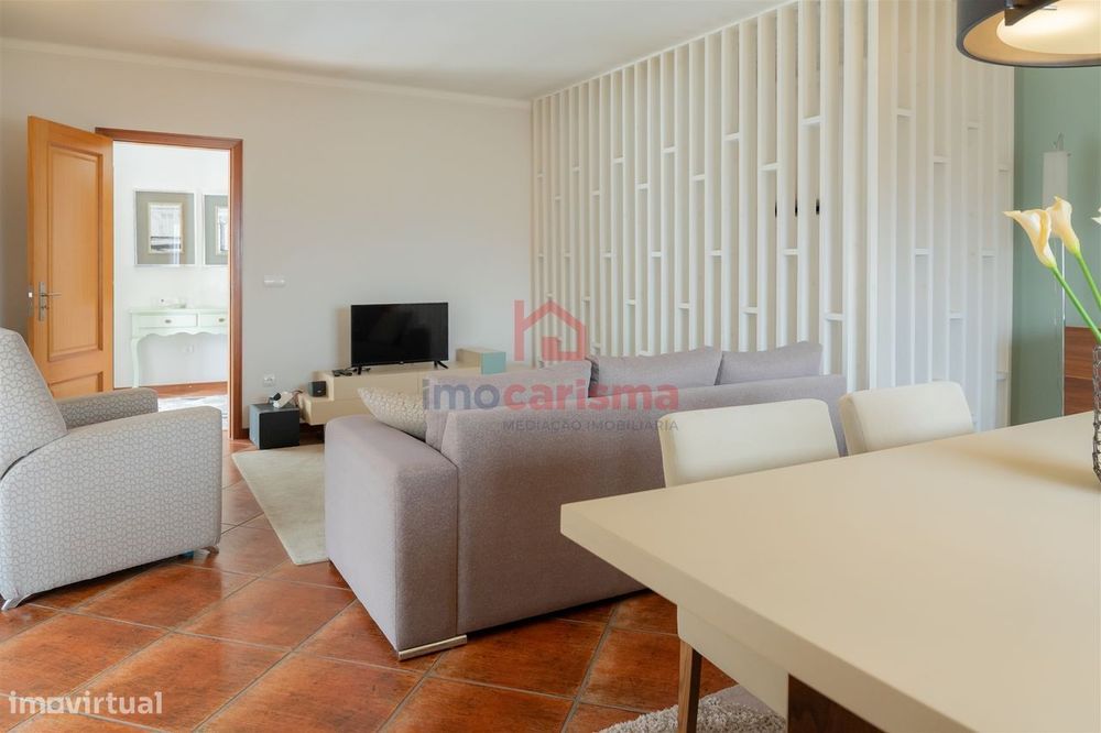 Moradia T4 transformada em T5 em Sanfins de Ferreira, Paços de Ferreir