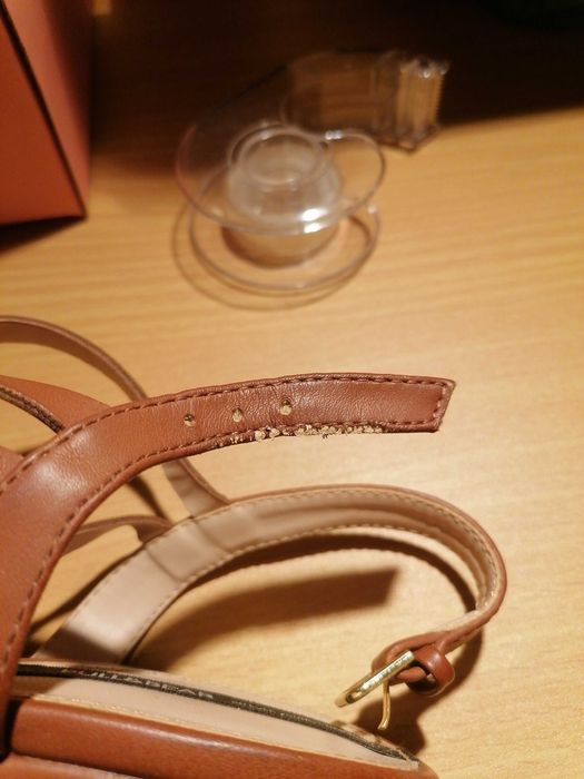 Sandálias camel tamanho 37