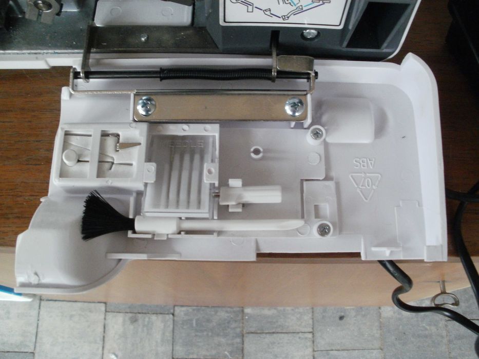 Maszyna do szycia Overlock MEDION MD 16600