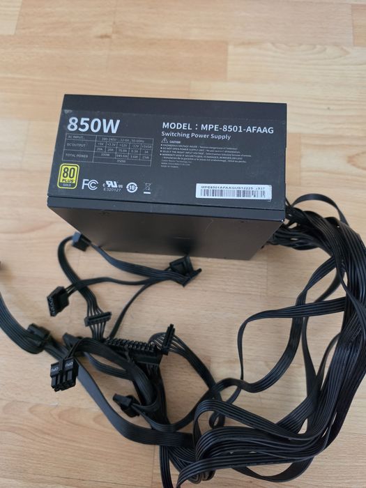 850w 24+8(4+4)/4sata/4molex/8+8pin відео 80PLUS GOLD Стан гарний Блок живлення