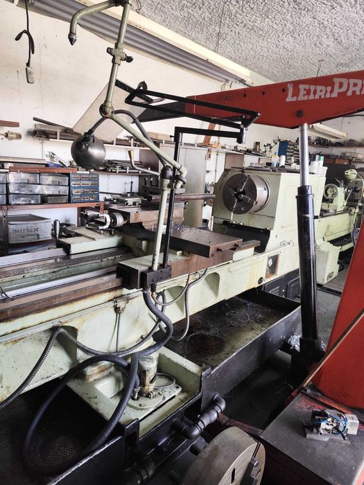 Torno universal de 3000 mm (Shenyang CW6163B Universal Lathe)