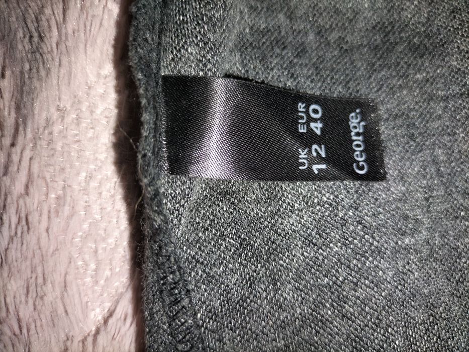 Sukienka wielosezonowa z wiskozą