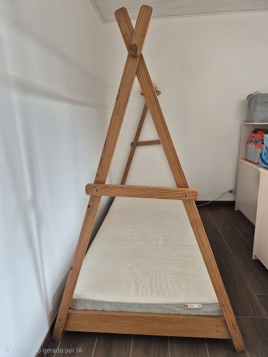 Cama estilo montessori com colchão