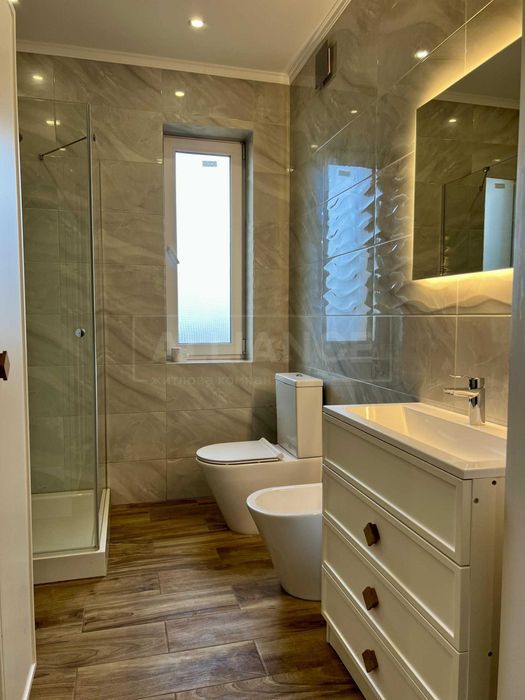 Просторий 2х пов. будинок з ділянкою 9 сот. Ремонт, меблі та техніка!