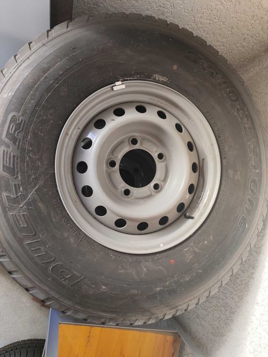5 Rodas e pneus Bridgestone 225/95R16C
