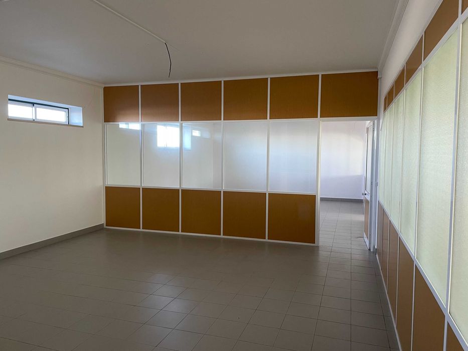 Aluga-se Espaço para Escritórios – Moita Redonda / Fátima