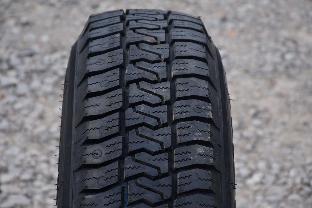 1x Opona opony Pirelli AKROS Scorpion 205R16 104T