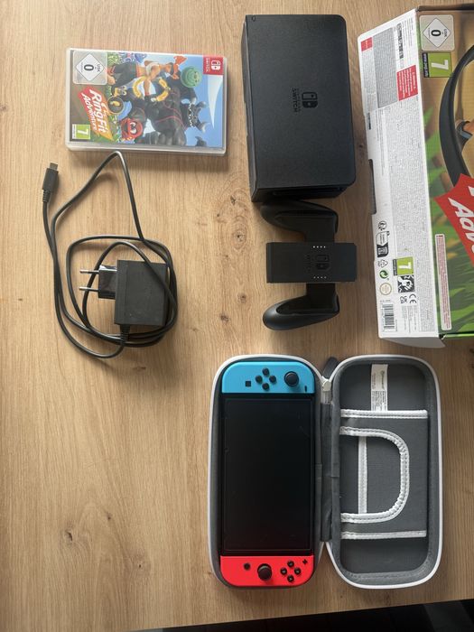 Switch Oled + akcesoria