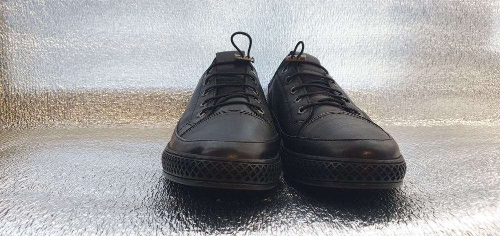 Продам чоловічі шкіряні кросівки Luciano Bellini (42р)