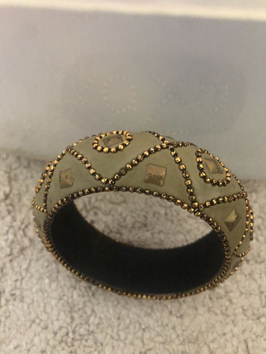 Pulseiras como novas