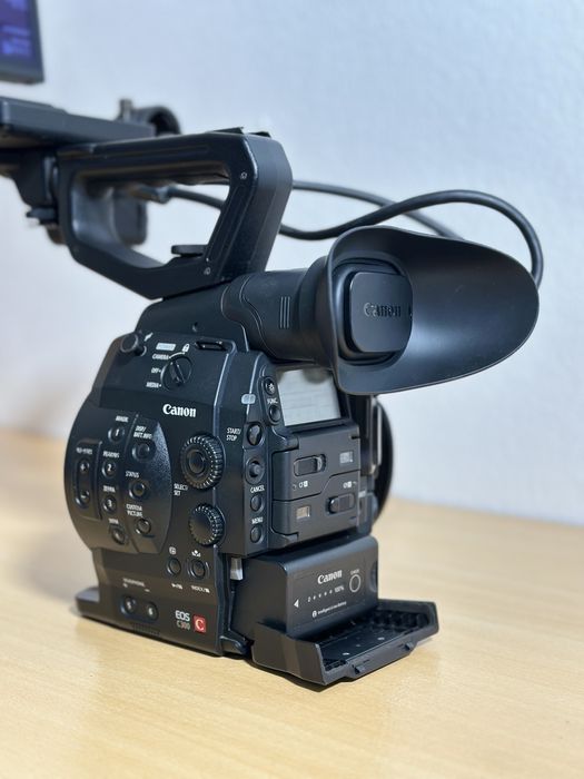 Canon EOS C300i - Câmara Linha Cinema em Bom Estado