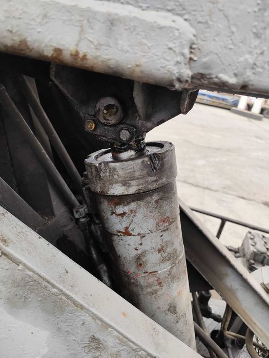 автовышка гидравлическая ВС-22 НА БАЗЕ ЗИЛ-130