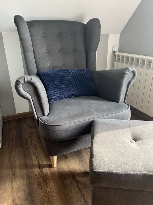 Fotel uszak szary + podnózek stan idelany