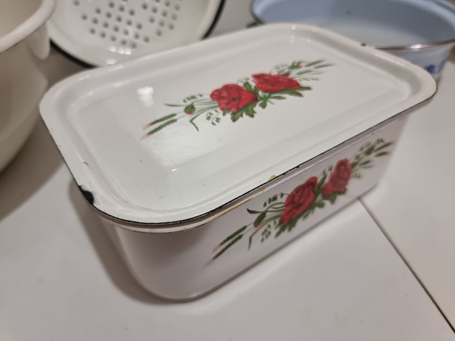 Посуда эмалированная ,миска, дуршлаг, судок,