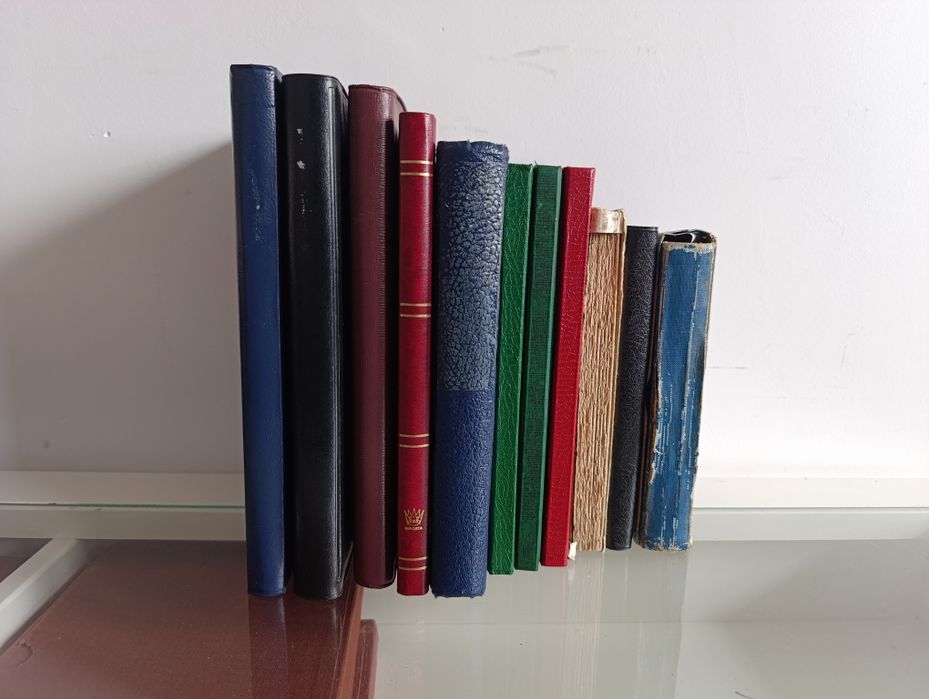 11 klaserów ze znaczkami cały świat